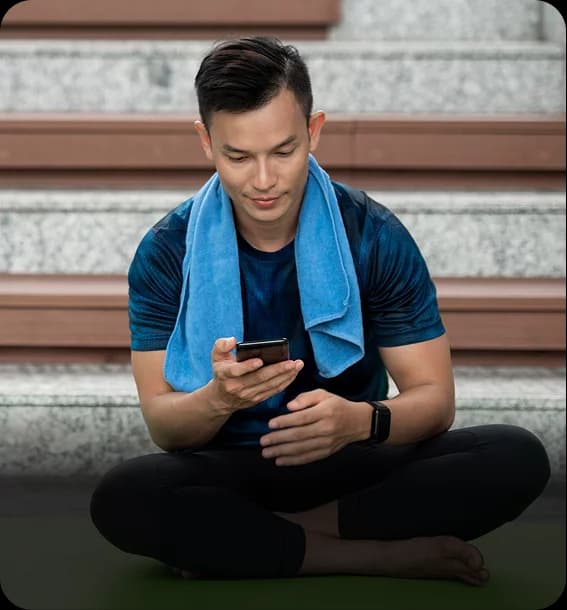 In-App Chat with Trainers & Coaches
